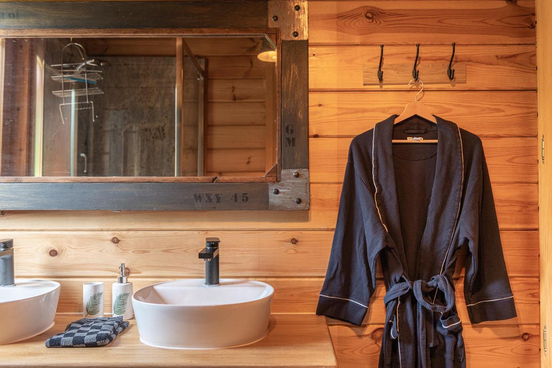 Chalet La Calougeotte avec jardin clos et sauna privatif Le Ménil Extérieur photo
